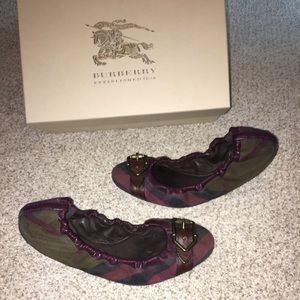 🔥Saturday night special🔥Burberry canvas flats